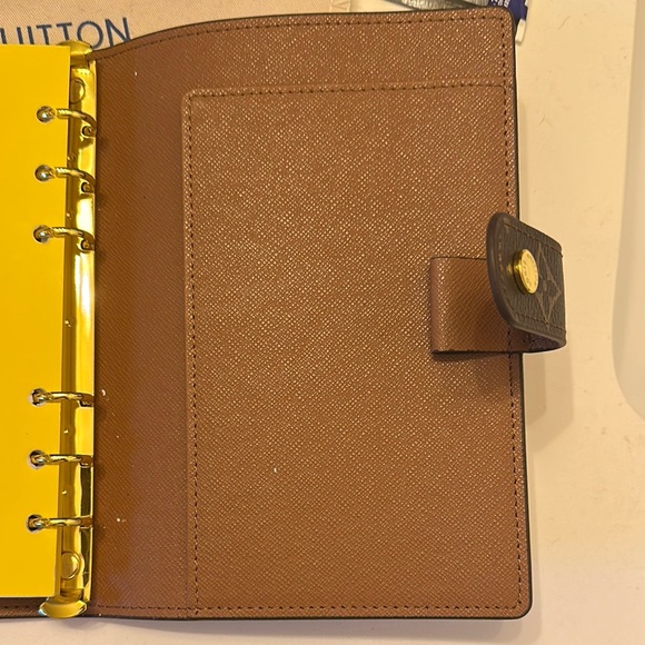 Louis Vuitton Brown and Tan Wallet with Iconic Monogram Pattern - Picture 12 of 13